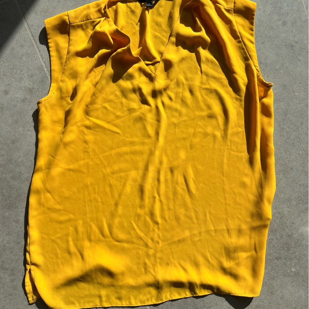 Deep yellow gold sleeveless flowy top S | Banana Republic